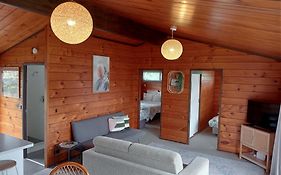 Cosy N Central Rotorua 2Br Entire House & Studio -Summer Only